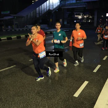 Runner Photo 7905671