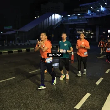Runner Photo 7905673