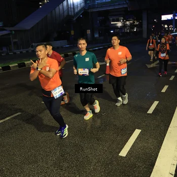 Runner Photo 7905676