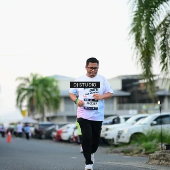 Runner Photo 7905678