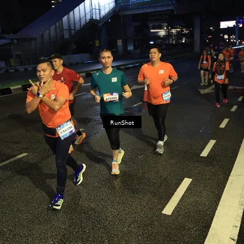 Runner Photo 7905681