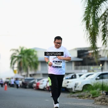 Runner Photo 7905683