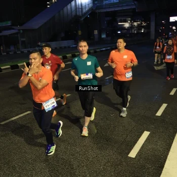 Runner Photo 7905686