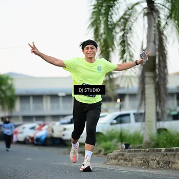 Runner Photo 7905711