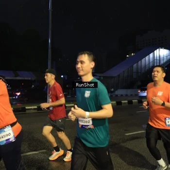 Runner Photo 7905725