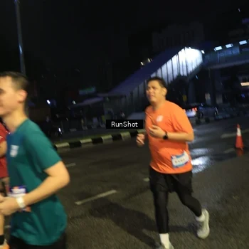 Runner Photo 7905731