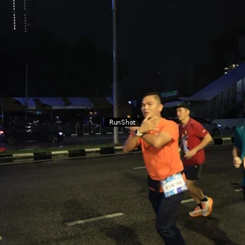 Runner Photo 7905743