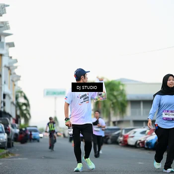 Runner Photo 7905756