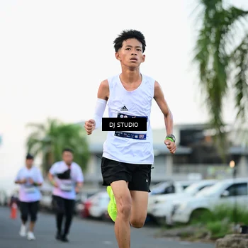 Runner Photo 7905811