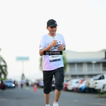 Runner Photo 7905841