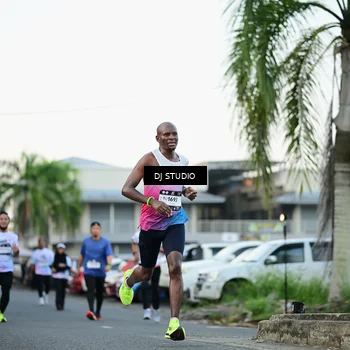Runner Photo 7905854