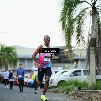 Runner Photo 7905860