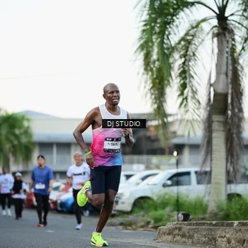 Runner Photo 7905861