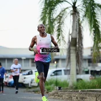 Runner Photo 7905868