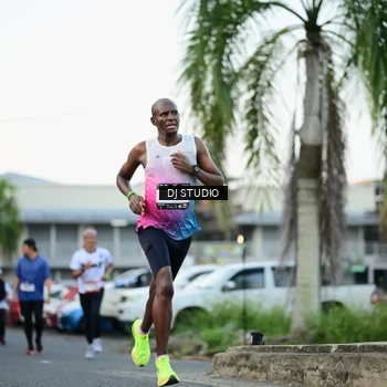Runner Photo 7905873