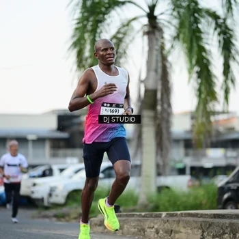 Runner Photo 7905878
