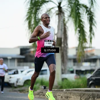 Runner Photo 7905880
