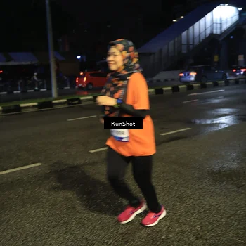 Runner Photo 7905900