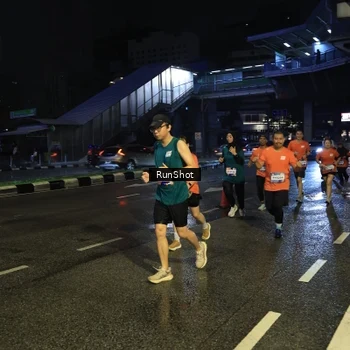 Runner Photo 7905907