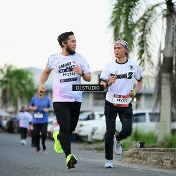 Runner Photo 7905909