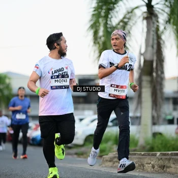 Runner Photo 7905913