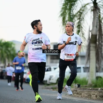 Runner Photo 7905921