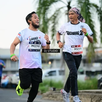 Runner Photo 7905925