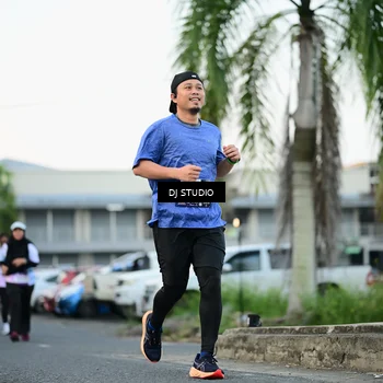 Runner Photo 7905944
