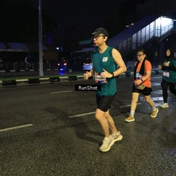 Runner Photo 7905945