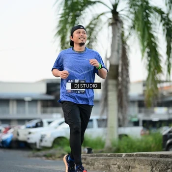 Runner Photo 7905951