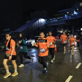 Runner Photo 7905995