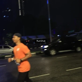 Runner Photo 7905999