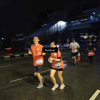 Runner Photo 7906011