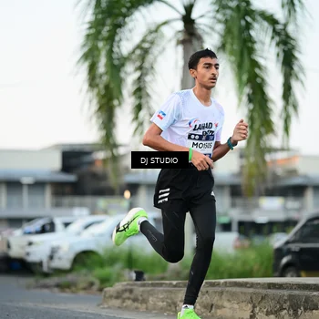 Runner Photo 7906012