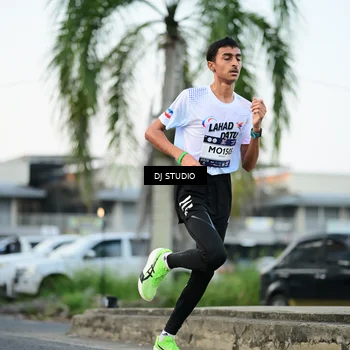 Runner Photo 7906019