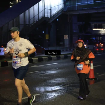Runner Photo 7906040