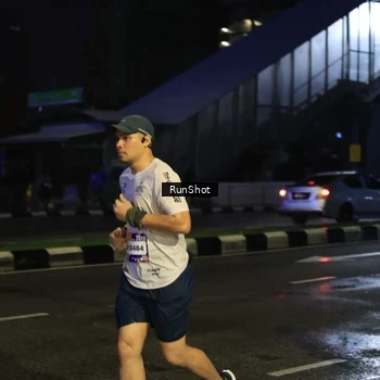 Runner Photo 7906043