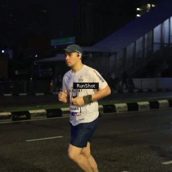 Runner Photo 7906048