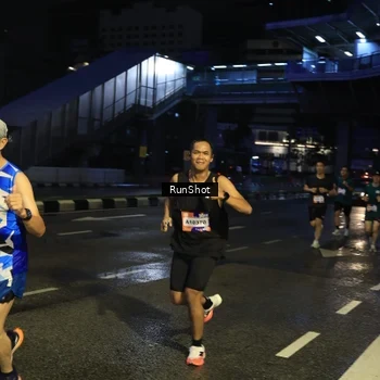 Runner Photo 7906057