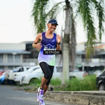 Runner Photo 7906059
