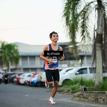 Runner Photo 7906073