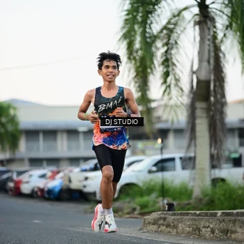 Runner Photo 7906084