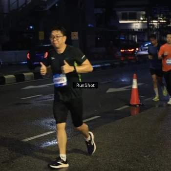Runner Photo 7906088