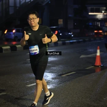 Runner Photo 7906091