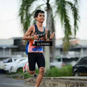 Runner Photo 7906093