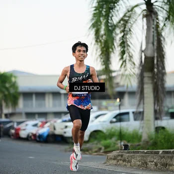 Runner Photo 7906094