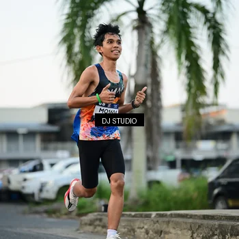Runner Photo 7906096