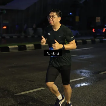 Runner Photo 7906097