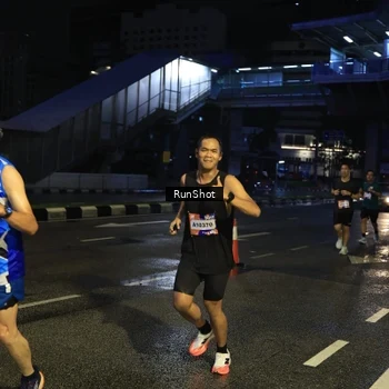 Runner Photo 7906099
