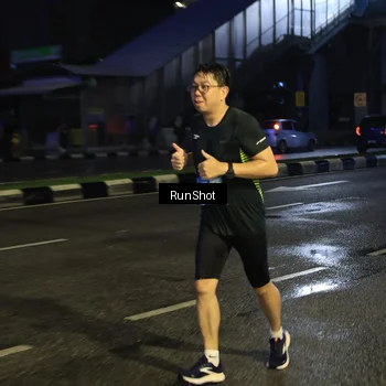 Runner Photo 7906102